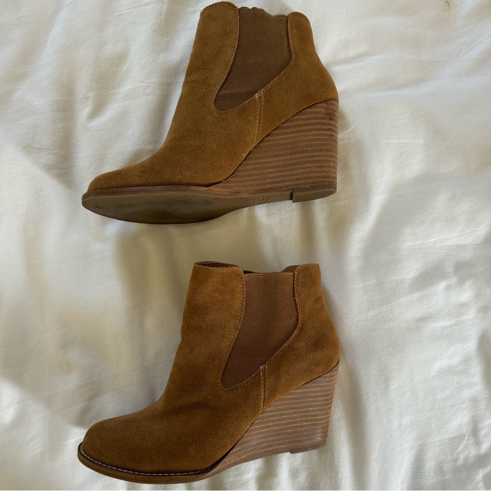 Lucky brand suede wedge boot size 7 1/2